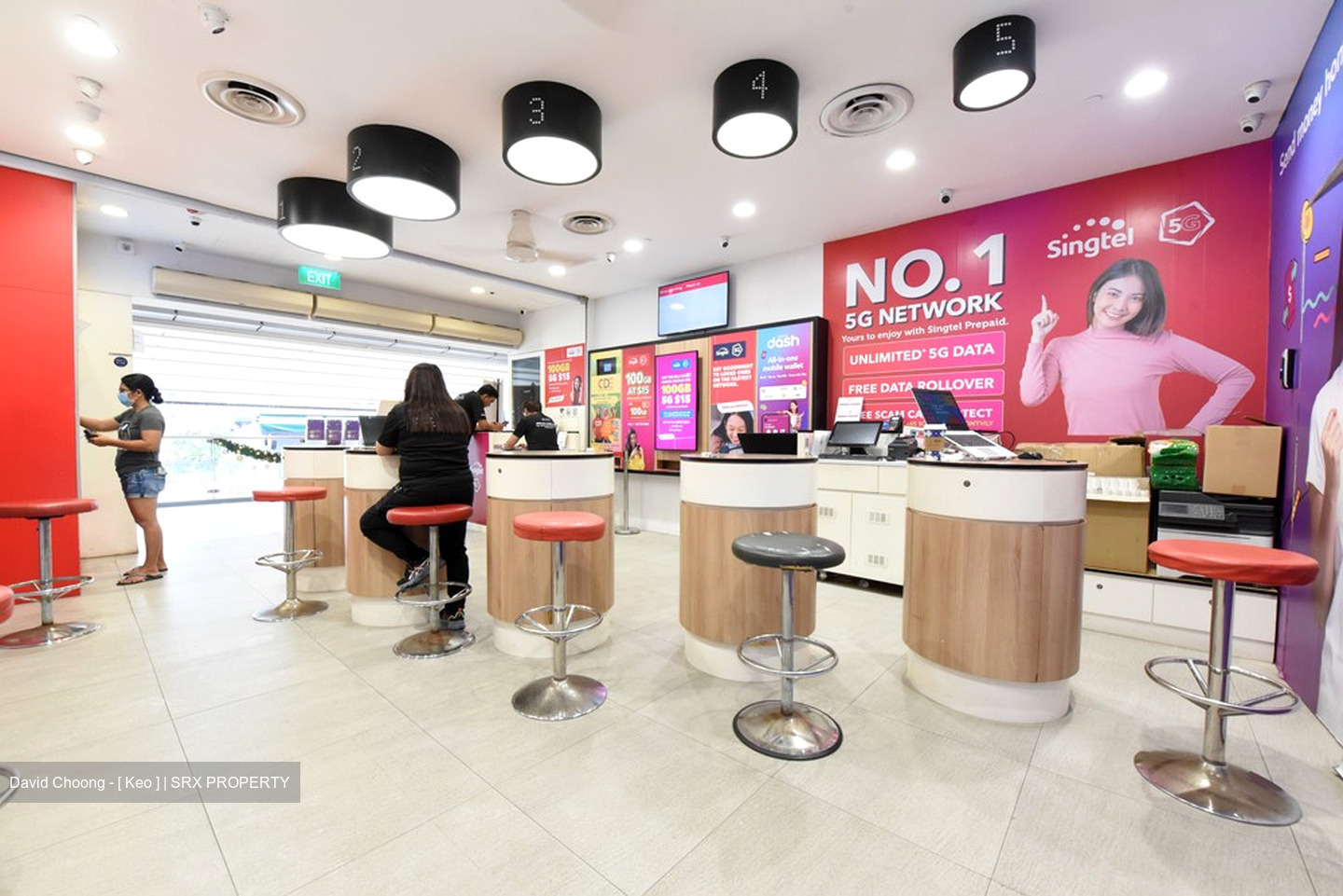 Lucky Plaza (D9), Retail #486912521